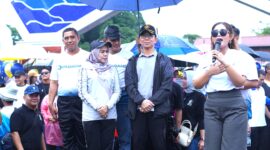 Sekretaris Daerah Kabupaten Subang, H. Asep Nuroni, membuka Fun Walk Bangunarta Sehat di Alun-alun Kabupaten Subang
