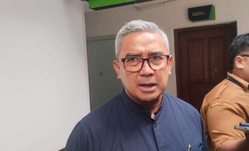 Wali Kota Bandung, Muhammad Farhan, mengumumkan bahwa Pemerintah Kota Bandung akan melakukan perbaikan dan perawatan di 17 ruas jalan wisata pada tahun 2026.