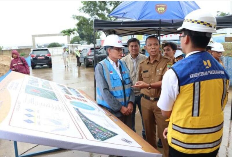 Sekretaris Daerah Kabupaten Bekasi, Endin Samsudin, mengikuti kegiatan Groundbreaking Sekolah Rakyat. 