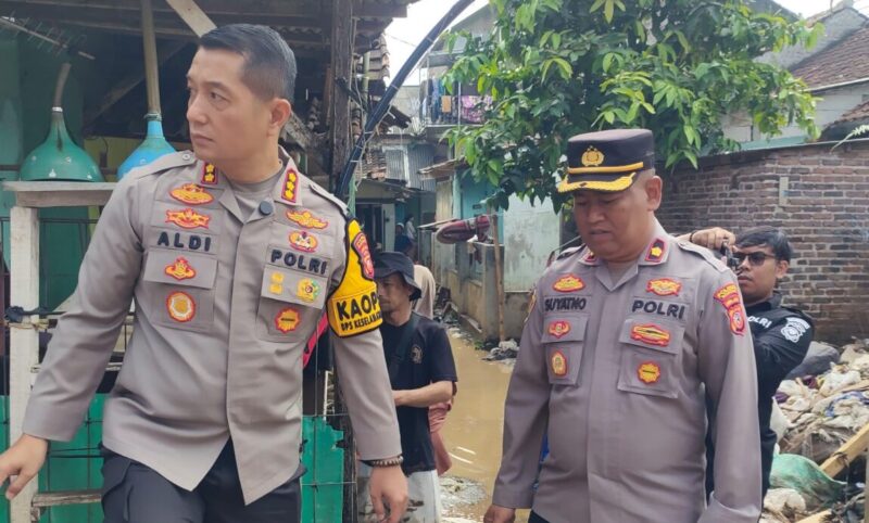Jajaran Polresta Bandung bersama personel Polda Jabar segera melakukan langkah-langkah penanganan darurat.