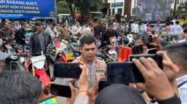 Kombes Hendra menyatakan bahwa layanan hotline ini merupakan bentuk komitmen kepolisian dalam memberikan kemudahan akses informasi kepada masyarakat.