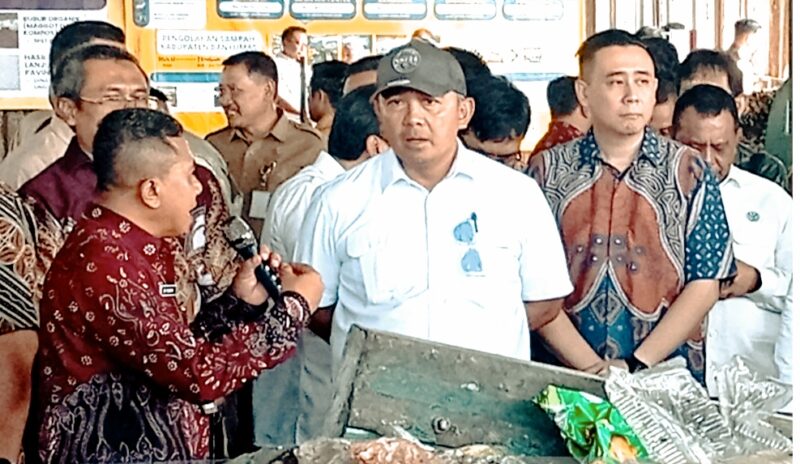 Pemerintah Kota Bandung terus belajar dan berbenah dalam pengelolaan sampah dengan mencontoh daerah yang dinilai berhasil, salah satunya Kabupaten Banyumas, Jawa Tengah.