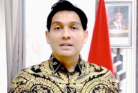 Bupati Indramayu, Lucky Hakim, mengambil langkah tegas dengan memberhentikan sementara Kepala Desa atau Kuwu Sukadadi, Kecamatan Arahan, bernama Caswita.