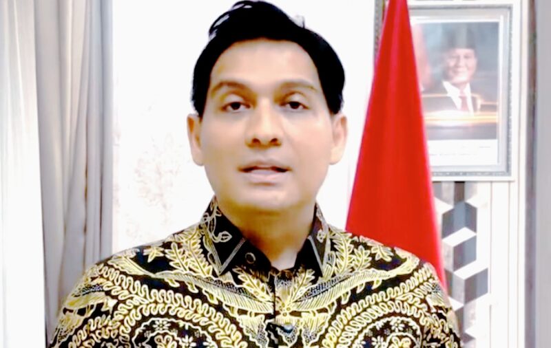 Bupati Indramayu, Lucky Hakim, mengambil langkah tegas dengan memberhentikan sementara Kepala Desa atau Kuwu Sukadadi, Kecamatan Arahan, bernama Caswita.