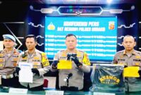 Kapolres Subang, AKBP Dony Eko Wicaksono, menjelaskan bahwa para pelaku menjalankan aksinya dengan berpura-pura sebagai anggota Resmob Polda Jabar.