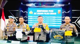 Kapolres Subang, AKBP Dony Eko Wicaksono, menjelaskan bahwa para pelaku menjalankan aksinya dengan berpura-pura sebagai anggota Resmob Polda Jabar.