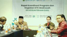 Sekretaris Ditjen Pendidikan Islam, Arskal Salim GP, menegaskan pentingnya kehadiran negara dalam memberikan rekognisi terhadap peran strategis guru madrasah.