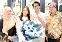 Diky bersama istrinya, Rani Permayani, dan putranya, Difa Candra, berangkat ke Surabaya tanpa didampingi ajudan atau rombongan keluarga lainnya.