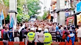 Masyarakat Hadang Pendemo di Lembur Pakuan, Aksi Unjuk Rasa Berujung Konfrontasi