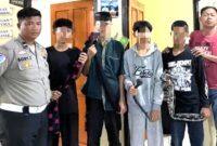 Polsek Kalijati berhasil mengamankan 4 orang terduga pelaku dan menyita 4 buah sarung berisi batu sebagai barang bukti.
