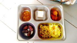 Studi Internal Center of Economic and Law Studies (CELIOS) mengungkap potensi kerugian akibat makanan yang terbuang dalam program Makan Bergizi Gratis (MBG) mencapai Rp 1,27 triliun.