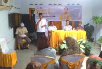 Agus Hendra,SE tokoh masyarakat RW 03, menyampaikan terima kasih atas kedatangan Edi Askari dan tim dalam kegiatan reses yang diadakan di RW 03.