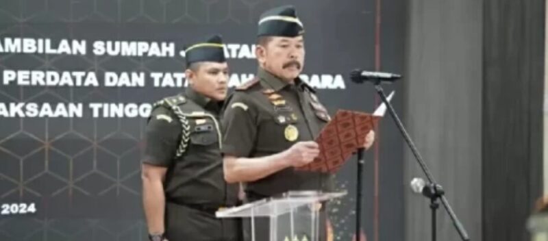 Jaksa Agung, ST Burhanuddin, telah melakukan mutasi besar-besaran terhadap 31 Kepala Kejaksaan Negeri (Kajari) di seluruh Indonesia.