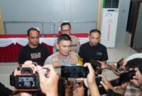 Kapolres Cirebon Kota AKBP Eko Iskandar menyampaikan kedua pelaku berhasil diamankan pada Senin (16/03/2026) sekitar pukul 17.00 WIB di wilayah Pasar Cikijing Kabupaten Majalengka saat berada di dalam bus antar kota.