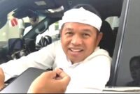 Gubernur Jabar Dedi Mulyadi telah mencoret anggaran pengadaan mobil dinas baru. Selain itu, anggaran baju dinas dan kunjungan luar negeri juga ditiadakan demi efisiensi.