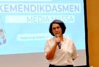 Kemendikdasmen menyediakan berbagai tunjangannya, mulai tunjangan profesi guru (TPG), tunjangan khusus guru (TKG), dan juga tambahan penghasilan melalui DAK non-fisik.