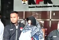 Fadia Arafiq menjadi satu-satunya tersangka dalam kasus ini, yang terungkap melalui Operasi Tangkap Tangan (OTT) KPK pada Selasa (3/3) dini hari di Semarang.