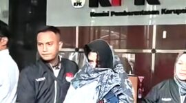 Fadia Arafiq menjadi satu-satunya tersangka dalam kasus ini, yang terungkap melalui Operasi Tangkap Tangan (OTT) KPK pada Selasa (3/3) dini hari di Semarang.