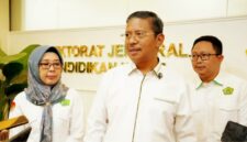 Direktur Jenderal Pendidikan Islam, Amien Suyitno, menyatakan lembaga RA dan madrasah yang telah menuntaskan persyaratan administratif sudah dapat menerima dana BOP dan BOS.