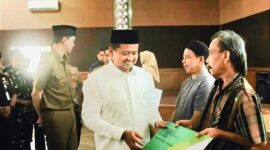 Bupati Sumedang Dony Ahmad Munir didampingi Wakil Bupati M. Fajar Aldila dalam rangkaian peringatan Nuzulul Quran 1447 Hijriah dan Silaturahmi Alim Ulama Tahun 2026.