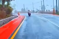 Estetika Jalan Ciater terkini mengingatkan pada lintasan balap, seperti Sirkuit Mandalika. (Dok. Foto Deltanusantara).