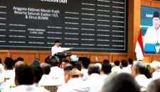 Presiden Prabowo menyampaikan dua kebijakan penting di tengah ketidakpastian global dan naiknya harga avtur dunia, yaitu turunnya harga ongkos haji dan evaluasi kawasan hutan untuk tambang.