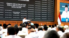 Presiden Prabowo menyampaikan dua kebijakan penting di tengah ketidakpastian global dan naiknya harga avtur dunia, yaitu turunnya harga ongkos haji dan evaluasi kawasan hutan untuk tambang.