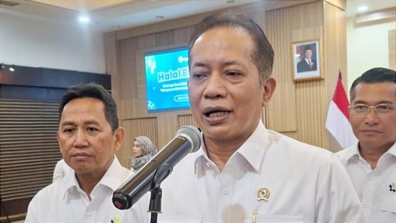 Menkop Ferry Juliantono menyampaikan Koperasi Desa/Kelurahan Merah Putih akan menawarkan pinjaman dengan bunga rendah sebesar 6% per tahun.