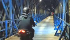 Jembatan Cirahong merupakan jembatan bersejarah peninggalan zaman Belanda yang hingga kini masih berfungsi sebagai jalur penghubung antara Ciamis dan Tasikmalaya.