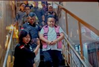 Direktur Umum PT Bandung Daya Sentosa berinisial YB resmi ditetapkan sebagai tersangka oleh Kejaksaan Negeri Kabupaten Bandung dalam kasus dugaan tindak pidana korupsi.