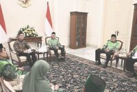 peningkatan kesejahteraan serta penguatan kapasitas guru melalui teknologi. 