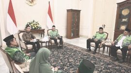 peningkatan kesejahteraan serta penguatan kapasitas guru melalui teknologi. 