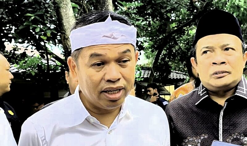 Gubernur Jawa Barat Dedi Mulyadi mengusulkan pembangunan underpass di kawasan Jalan Pasteur, tepatnya di sekitar Gerbang Tol Pasteur, sebagai upaya mengurai kemacetan. 