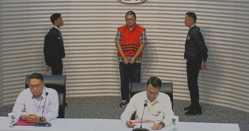 Eks Dirut PT Perusahaan Gas Negara Hendi Prio Santoso, didakwa merugikan keuangan negara sebesar 15 juta dolar AS kasus dugaan korupsi jual beli gas. 