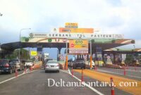 Gerbang Tol Pasteur selama ini dikenal sebagai salah satu titik kemacetan utama di Bandung, terutama saat akhir pekan.