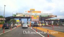 Gerbang Tol Pasteur selama ini dikenal sebagai salah satu titik kemacetan utama di Bandung, terutama saat akhir pekan.