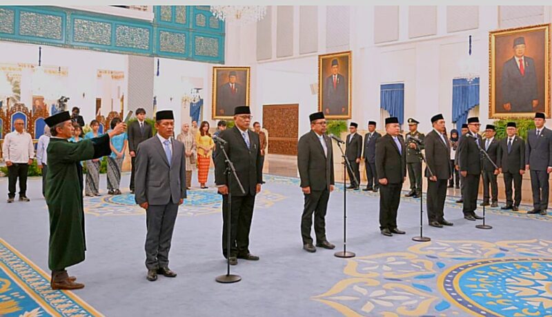 Presiden Prabowo Subianto secara resmi melantik pejabat negara/pemerintah di Istana Negara, Jakarta, pada Senin, 27 April 2026. Foto: BPMI Setpres. 