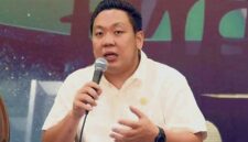 Wakil Ketua Komisi IX DPR RI, Charles Honoris, mengkritik pernyataan Kepala Badan Gizi Nasional (BGN).