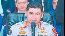 Kabid Humas Polda Jabar, Hendra Rochmawan, memaparkan hasil pemeriksaan urine terhadap para tersangka. 