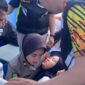 Polda Jawa Barat melalui Bidang Kedokteran dan Kesehatan (Biddokkes) memberikan layanan kesehatan kepada para peserta aksi di kawasan Monumen Nasional (Monas), Jakarta.
