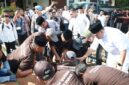 Dalam rangka memperingati Hari Raya Idul Adha 1447 Hijriah/2026, Polda Jawa Barat menggelar kegiatan penyembelihan dan pendistribusian hewan kurban sebagai wujud kepedulian sosial. 