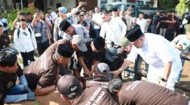 Dalam rangka memperingati Hari Raya Idul Adha 1447 Hijriah/2026, Polda Jawa Barat menggelar kegiatan penyembelihan dan pendistribusian hewan kurban sebagai wujud kepedulian sosial. 
