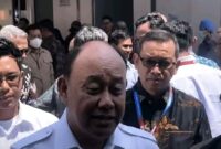 Kepala Badan Gizi Nasional (BGN), Dadan Hindayana, mengakui pihaknya menerima banyak protes terkait besaran gaji petugas dapur yang dinilai lebih tinggi dibandingkan pendapatan guru honorer.