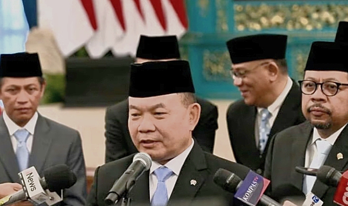 Kepala Staf Kepresidenan Dudung Abdurachman memastikan akan menelusuri dugaan kejanggalan dalam pelaksanaan program Makan Bergizi Gratis (MBG), khususnya terkait Satuan Pelayanan Pemenuhan Gizi (SPPG).