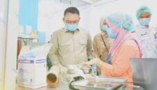 Kepala Staf Kepresidenan, Dudung Abdurachman, melakukan inspeksi mendadak (sidak) ke dua dapur Satuan Pelayanan Pemenuhan Gizi (SPPG)