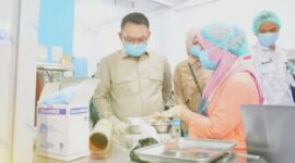 Kepala Staf Kepresidenan, Dudung Abdurachman, melakukan inspeksi mendadak (sidak) ke dua dapur Satuan Pelayanan Pemenuhan Gizi (SPPG)
