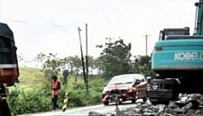 Pemerintah Provinsi Jawa Barat tengah melakukan rekonstruksi jalan di ruas Cijelak, Kabupaten Sumedang hingga perbatasan Sumedang–Indramayu.