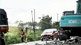 Pemerintah Provinsi Jawa Barat tengah melakukan rekonstruksi jalan di ruas Cijelak, Kabupaten Sumedang hingga perbatasan Sumedang–Indramayu.