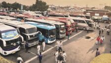 Operasional bus di Terminal Cicaheum, Kota Bandung, resmi berakhir. Seluruh layanan bus Angkutan Kota Antar Provinsi (AKAP) dan Angkutan Kota Dalam Provinsi (AKDP) dihentikan dan dialihkan sepenuhnya ke Terminal Leuwipanjang. 