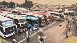 Operasional bus di Terminal Cicaheum, Kota Bandung, resmi berakhir. Seluruh layanan bus Angkutan Kota Antar Provinsi (AKAP) dan Angkutan Kota Dalam Provinsi (AKDP) dihentikan dan dialihkan sepenuhnya ke Terminal Leuwipanjang. 